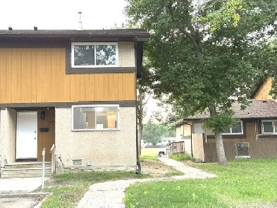 FOR RENT: Newly Renovated 3-Bedroom, 2-Bathroom Townhouse Image# 3