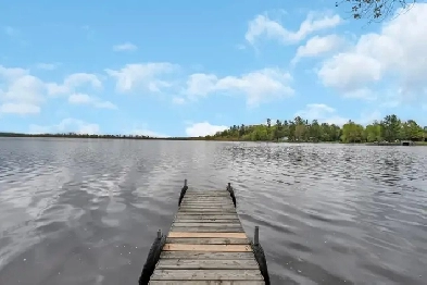 WATERFRONT HOME IN CARLETON PLACE FOR SALE! Image# 4