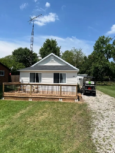 Mitchell’s Bay Getaway – Your Short-Term Home Away from Home Image# 1