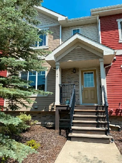 Townhouse in SW Edmonton for Rent Image# 2