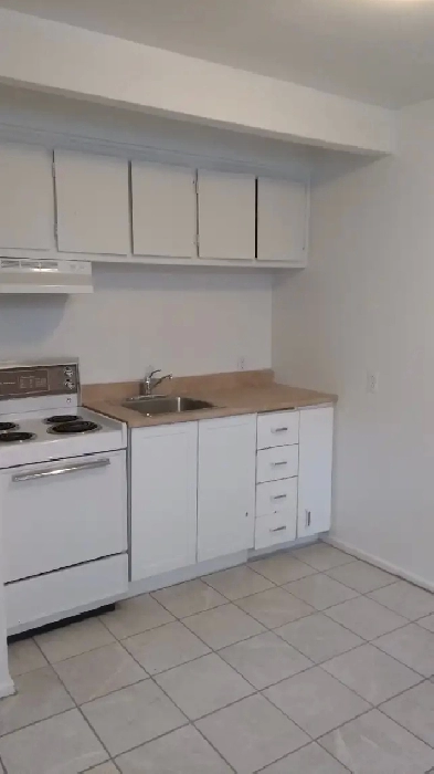 Grand  2½  à louer/Édouard Montpetit/Côte-des-neiges, LIBRE Image# 8