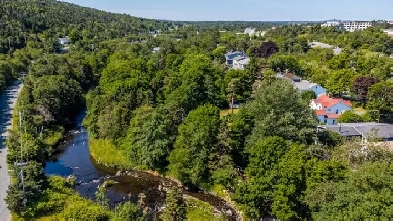 NEW LISTING ON WATERFORD BRIDGE ROAD ! Image# 5
