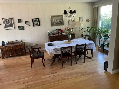 $750 Looking for renter to share my conveniently loc exec house. Image# 1