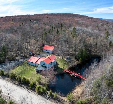 Maison unique avec lac, 3 CAC, 2 SDB, 75k p.c. Image# 13