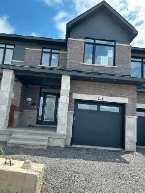 4 Bedroom 3.5 washroom Townhome for Rent Image# 10