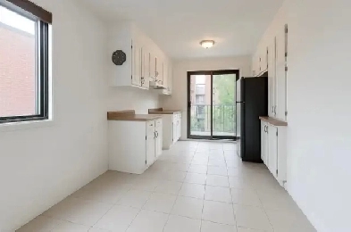 Nouveau-Rosemont. Grand 4½, 2 chambres fermées ! Image# 1