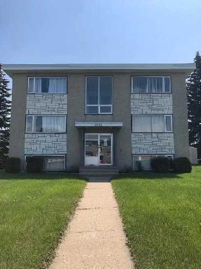 Spacious 2 Bedroom Unit in West Park! Image# 1