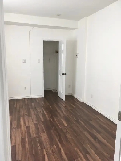 Nice Clean Bachelor Unit in Downtown Kitchener Image# 6