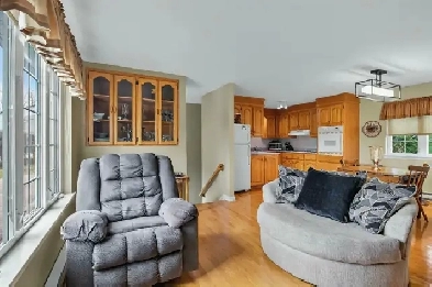 Flexible Living – Ideal for In-Laws or Income on a Corner lot Image# 5