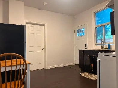 One bedroom in a two-bedroom apartment for rent Image# 5