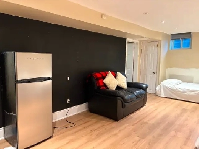 1 bedroom 1 washroom basement suite for rent at Oakville Image# 1