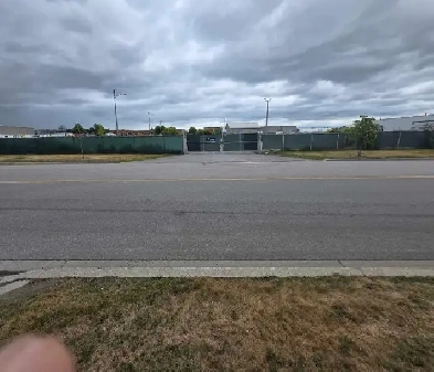 Commercial parking space for rent Image# 3
