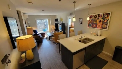 Top Floor 2BR/2BA - Pet Friendly w/ Pool & Gym - AUG RENT FREE! Image# 8