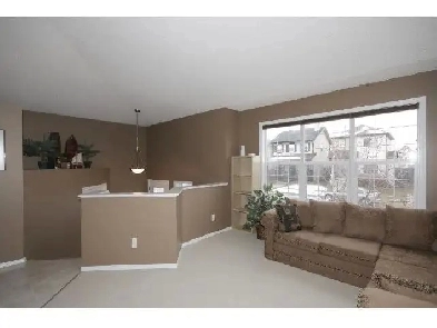 3 Bedrooms, Single house main floor for rent in Coventry Hill Image# 7