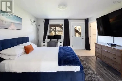 Furnished Master Bedroom Suite | Rent $1000 Image# 4