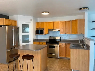 3 Bed 2 Bath Bi-level House in Westpointe Available Sept 2nd! Image# 4