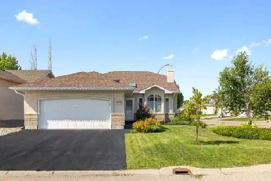 House for Sale – 3836 Thames Road East Image# 9