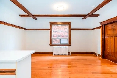 Huge Multilevel 4BR Apr W/ 2 WR!  Bloor/Dufferin! Image# 8