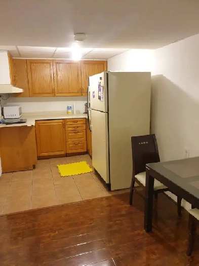 Basement Room ( 5 min to UoW by bus) Move-in-now Available) Image# 1