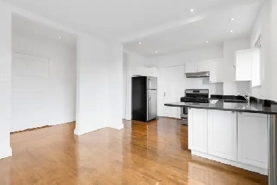 X- Large, Bright 1 bedroom with ensuite and W/D/Westmount adj Image# 7