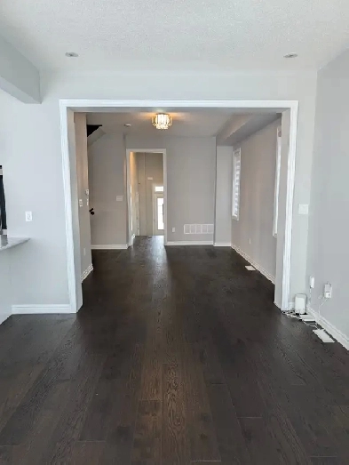 Beautiful 3-Bedroom Home for Rent in Whitby Image# 4