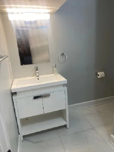 private room for rent, Toronto Image# 6