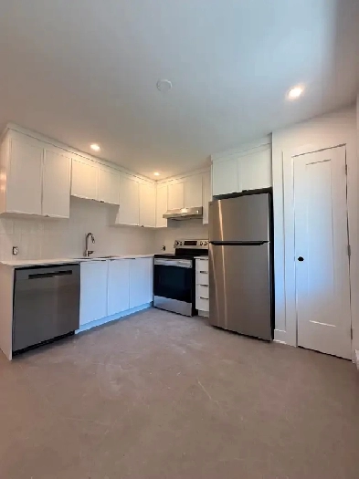 ✨ Grand 4 1/2 Luxueux Rénové proche blvd Gouin ✨ Image# 5