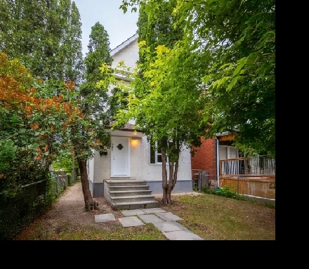 Spacious 5bdrm 2bthrm Home w/ Parking for 6 Under $200K! Image# 2