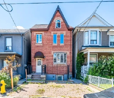 BEAUTIFUL 2BR BASEMENT W/ LIVING ROOM IN LITTLE ITALY! Image# 1