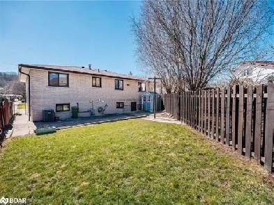 Lower Unit Available 1   1 bedroom 1 bath Image# 2
