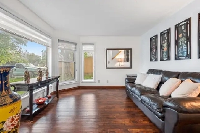249 Applewood PL - 4 Bed - 3.5 Bath - 1,700 SF - Double Garage Image# 3