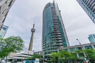 XL Den with door next to CN Tower & All-Inclusive - 1 September Image# 6