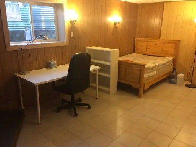 Mainfloor furnished BR 12 mins walk to UC/UofC/U of C/Eng Buildi Image# 2