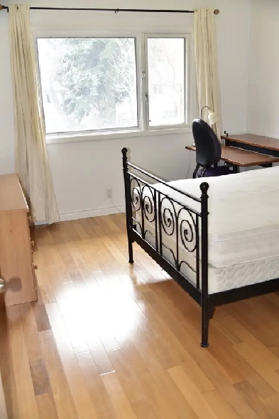 Female residence 4 mins walk to UC/UofC/U of C/BioScience/train Image# 8