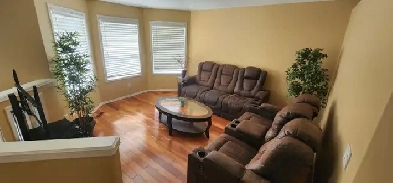 Fully finished 4 bed 3 bath home. New roof, Ac, hardwood floor Image# 1