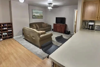 Downtown 2 bedroom student all inclusive apartment! Location ! Image# 4