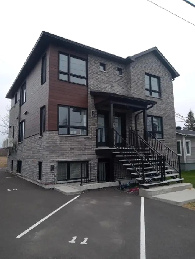 5 1/2 ste-marie madeleine , bas de triplex porte patio ,terasse Image# 4