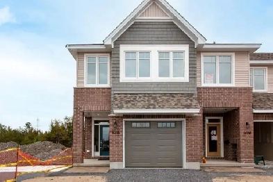 3 br/2.5 bath exec. townhome. Finished basement. August 1 $2900 Image# 1