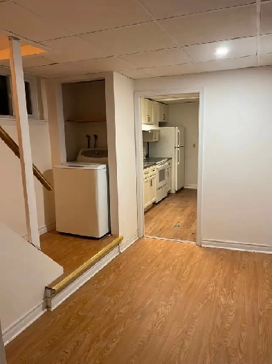 North York Detached House Lower Level one bedroom Image# 1