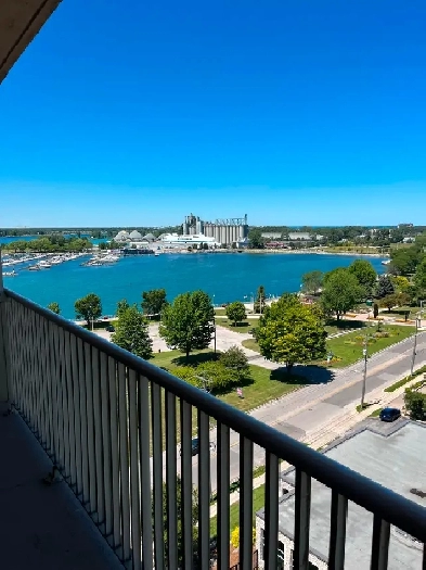 CENTRAL DOWNTOWN LOCATION WITH WATERFRONT VIEW Image# 7
