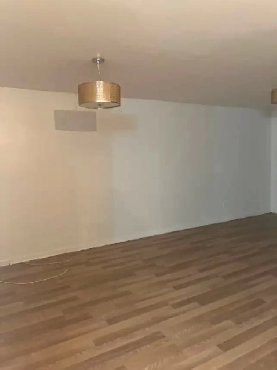 St Léonard, haut duplex grand 51/2, 3 chambres fermées Image# 1