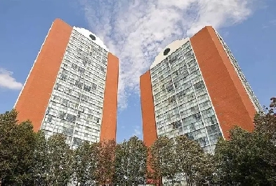 2 Bedrooms 2 Baths near Square One Image# 9