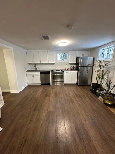 FEMALE ONLY ACCOMMODATION- RICHMONDHILL - FURNISHED Image# 1