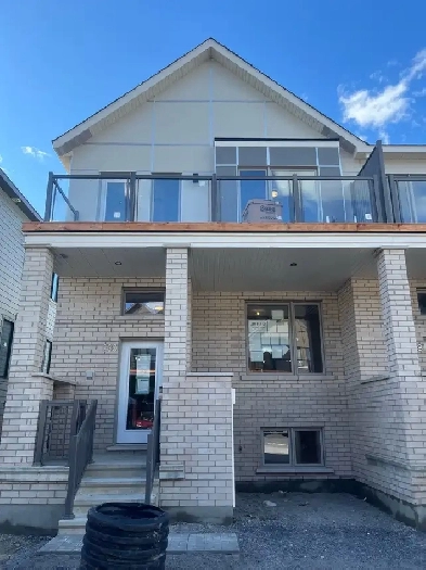 4 Beds 4 Baths Townhouse in Ottawa! Image# 9