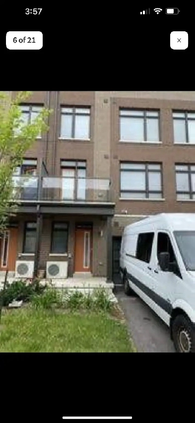 3 story townhome , for rent ( Vaughan area) Image# 5