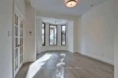 650 sq ft Furnished Unit - Roncesvalles - Parking & Backyard Image# 3
