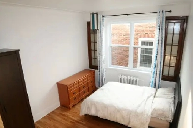 Chambre meublée à louer dans 5 ½ métro Snowdon Image# 1