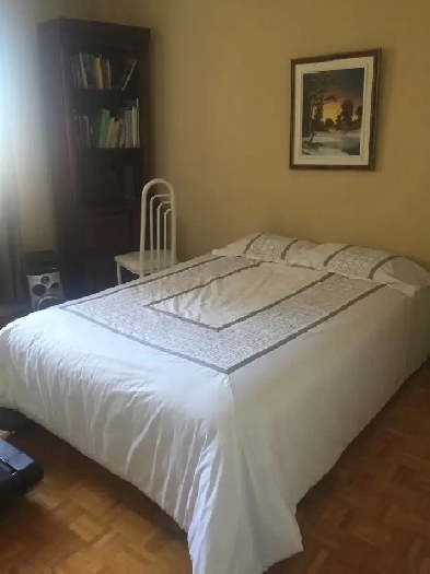 Looking for a roommate in Vimont laval Image# 10