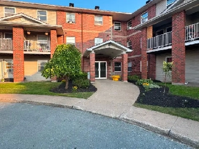 SPACIOUS 2 BEDROOM 5 APPLIANCES CLAYTON PARK WEST AUGUST 1 Image# 1