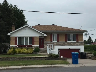 Room for rent in La Prairie corner Desjardins/Salaberry Image# 1